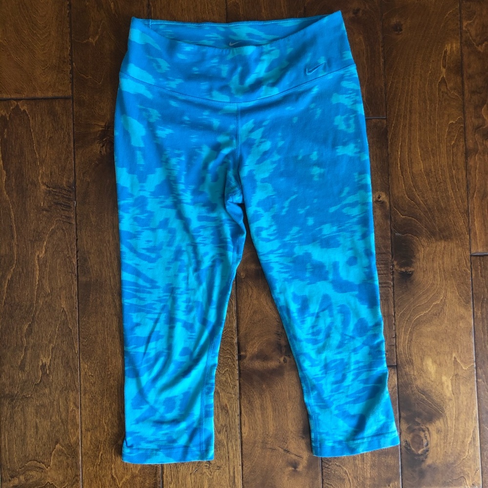Nike workout capris